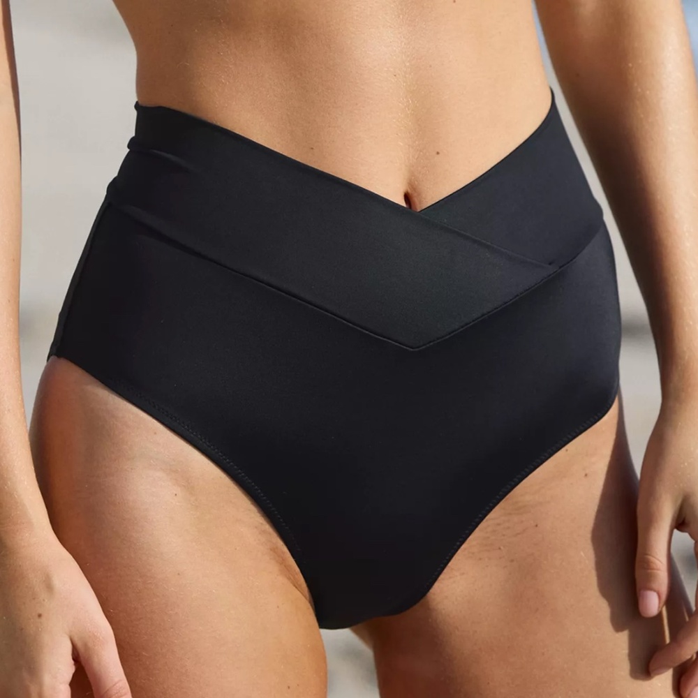 Black AERIE bottoms